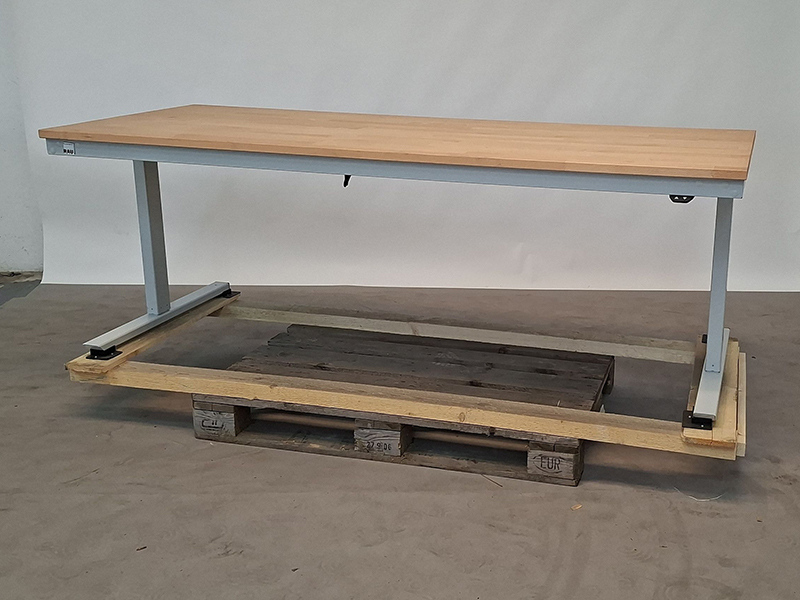 Arbeitstisch Serie adlatus
