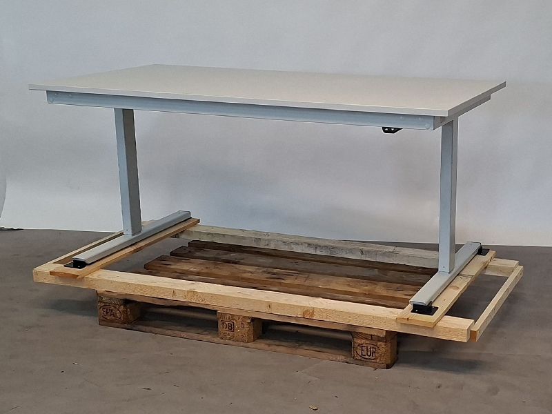 Arbeitstisch Serie adlatus